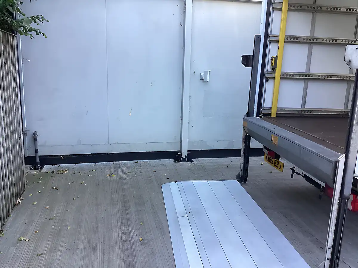 Used 2019 Mercedes-Benz Sprinter Luton White - Interior and Exterior details 11