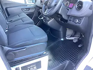 Used 2019 Mercedes-Benz Sprinter Luton White - Interior and Exterior details 12