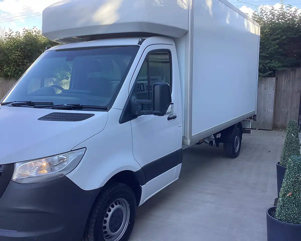 Used 2019 Mercedes-Benz Sprinter Luton White - Interior and Exterior details 15