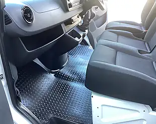 Used 2019 Mercedes-Benz Sprinter Luton White - Interior and Exterior details 17