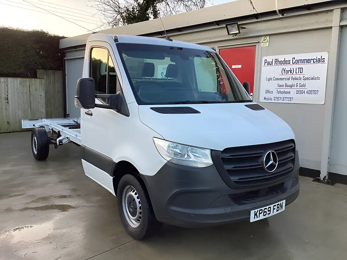 Used 2019 Mercedes-Benz Sprinter Lwb Chassis Cab White - Interior and Exterior details 5