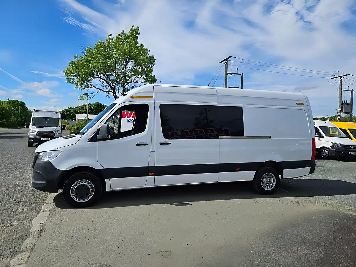 Used 2019 Mercedes-Benz Sprinter Lwb Crew Van White - Interior and Exterior details 5