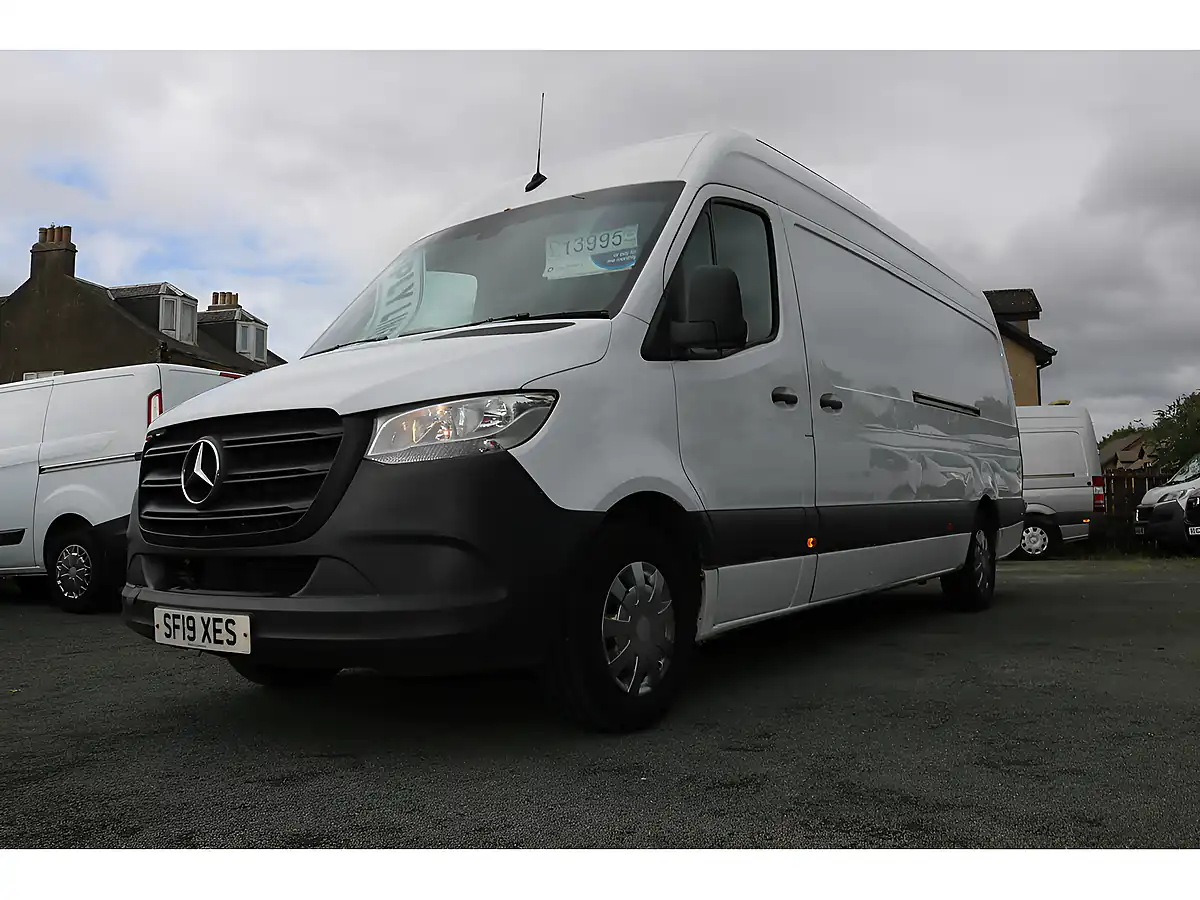 Used 2019 Mercedes-Benz Sprinter Lwb White - Interior and Exterior details 12