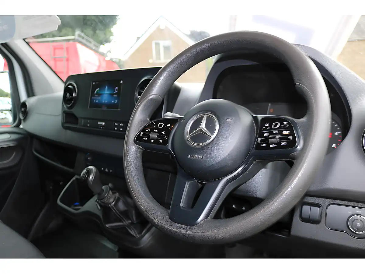 Used 2019 Mercedes-Benz Sprinter Lwb White - Interior and Exterior details 14