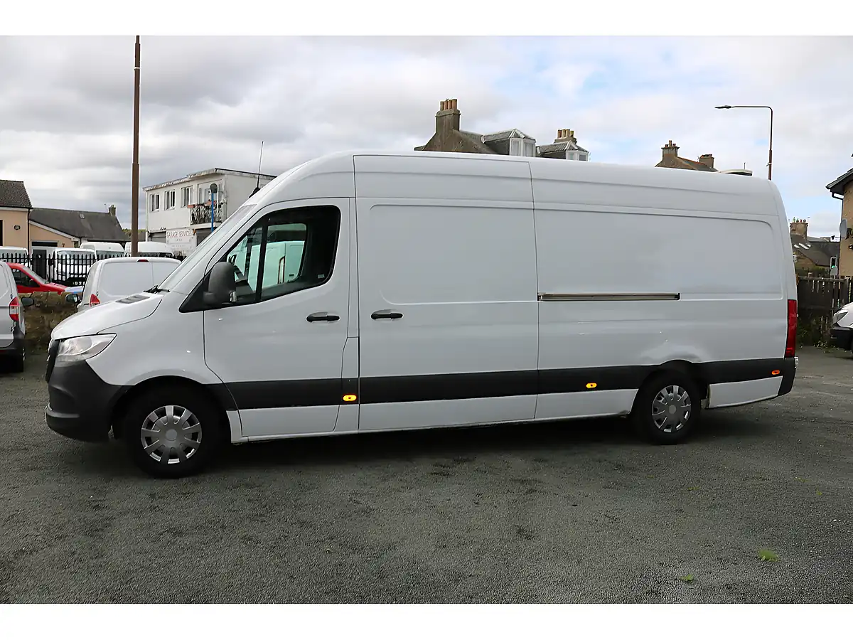 Used 2019 Mercedes-Benz Sprinter Lwb White - Interior and Exterior details 4