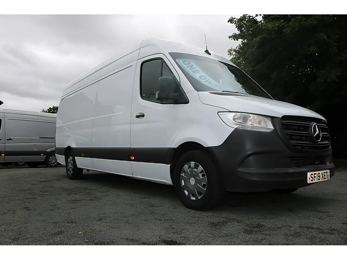 Used 2019 Mercedes-Benz Sprinter Lwb White - Interior and Exterior details 11
