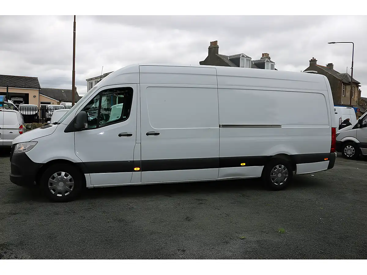 Used 2019 Mercedes-Benz Sprinter Lwb White - Interior and Exterior details 4
