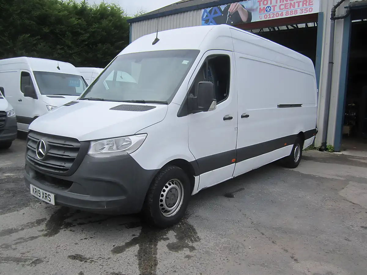 Used 2019 Mercedes-Benz Sprinter Lwb White - Interior and Exterior details 3