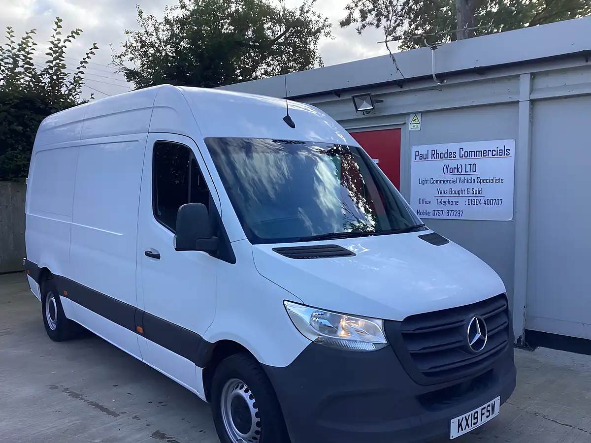 Used 2019 Mercedes-Benz Sprinter Mwb White - Interior and Exterior details 5