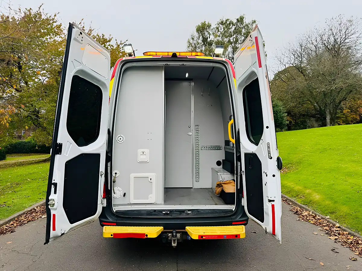 Used 2019 Mercedes-Benz Sprinter Panel Van White - Interior and Exterior details 7