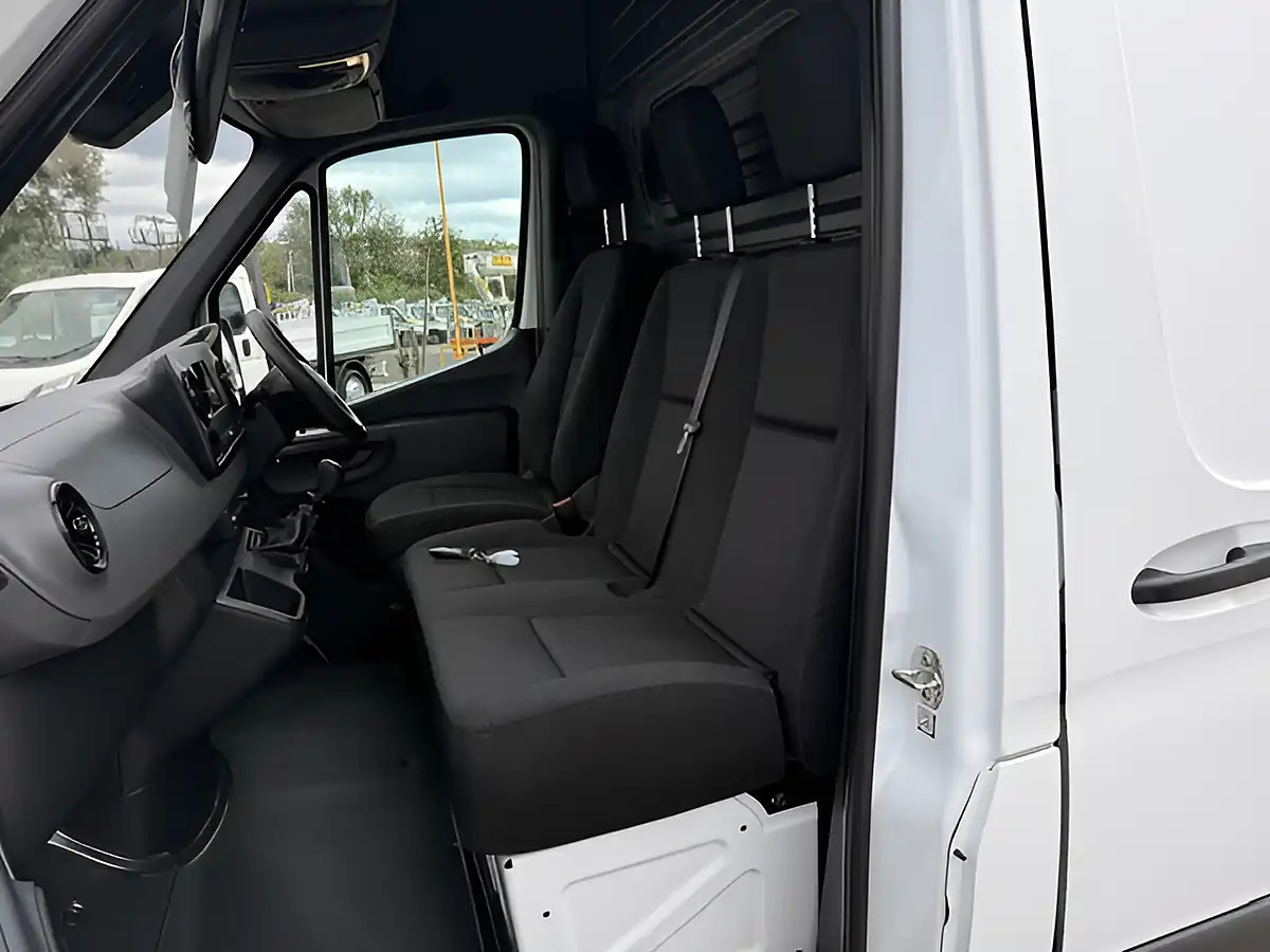Used 2019 Mercedes-Benz Sprinter Premium White - Interior and Exterior details 12
