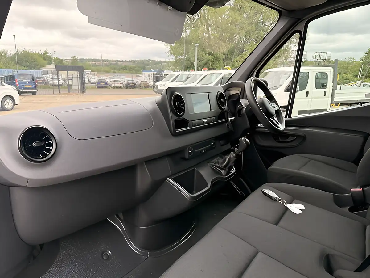Used 2019 Mercedes-Benz Sprinter Premium White - Interior and Exterior details 14