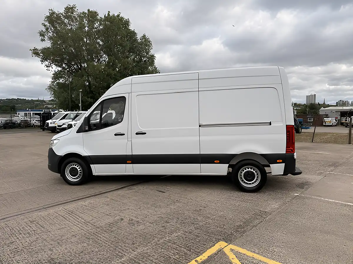 Used 2019 Mercedes-Benz Sprinter Premium White - Interior and Exterior details 8