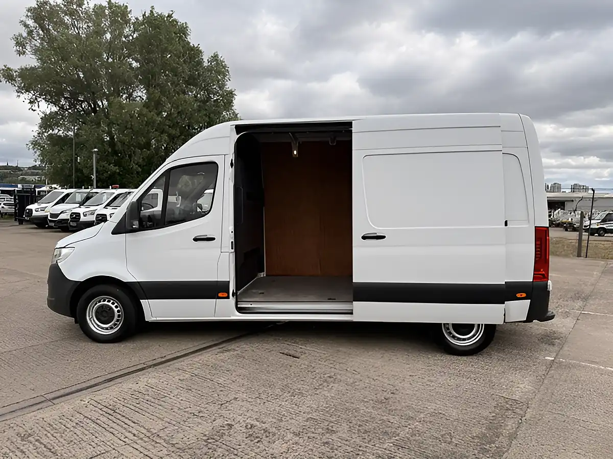 Used 2019 Mercedes-Benz Sprinter Premium White - Interior and Exterior details 9