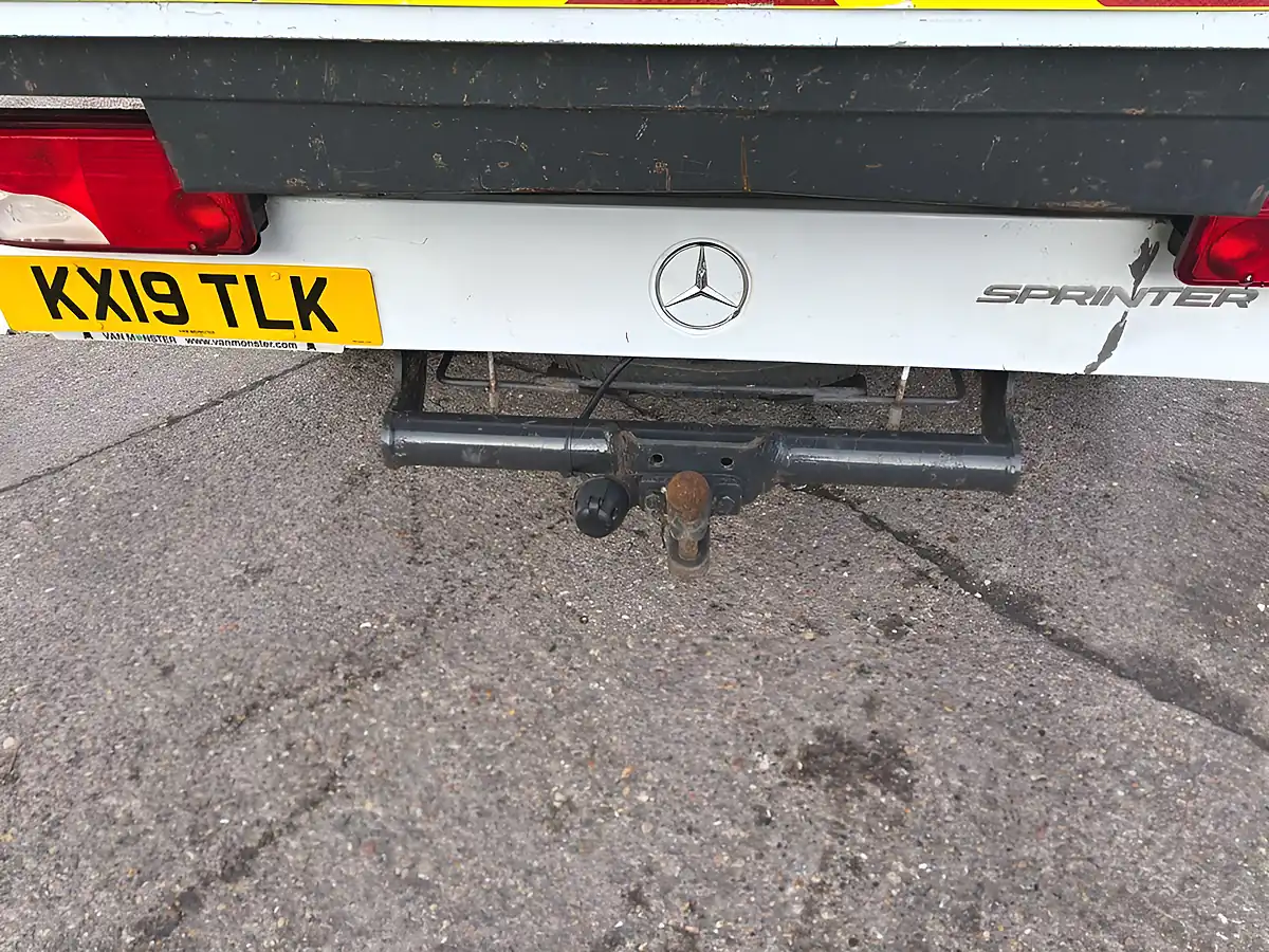 Used 2019 Mercedes-Benz Sprinter Tipper White - Interior and Exterior details 12