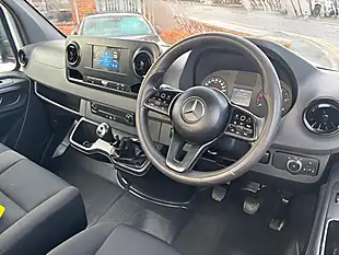 Used 2019 Mercedes-Benz Sprinter Tipper White - Interior and Exterior details 15