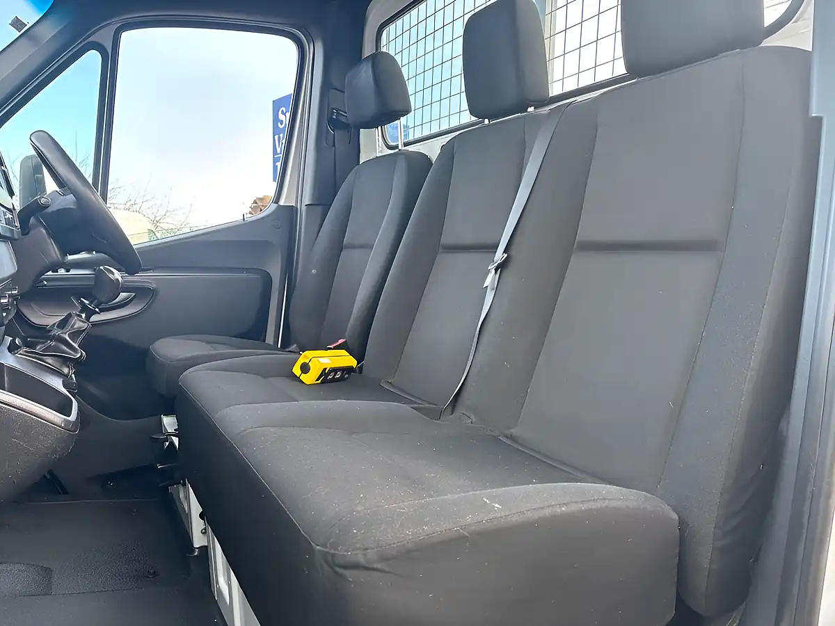 Used 2019 Mercedes-Benz Sprinter Tipper White - Interior and Exterior details 17