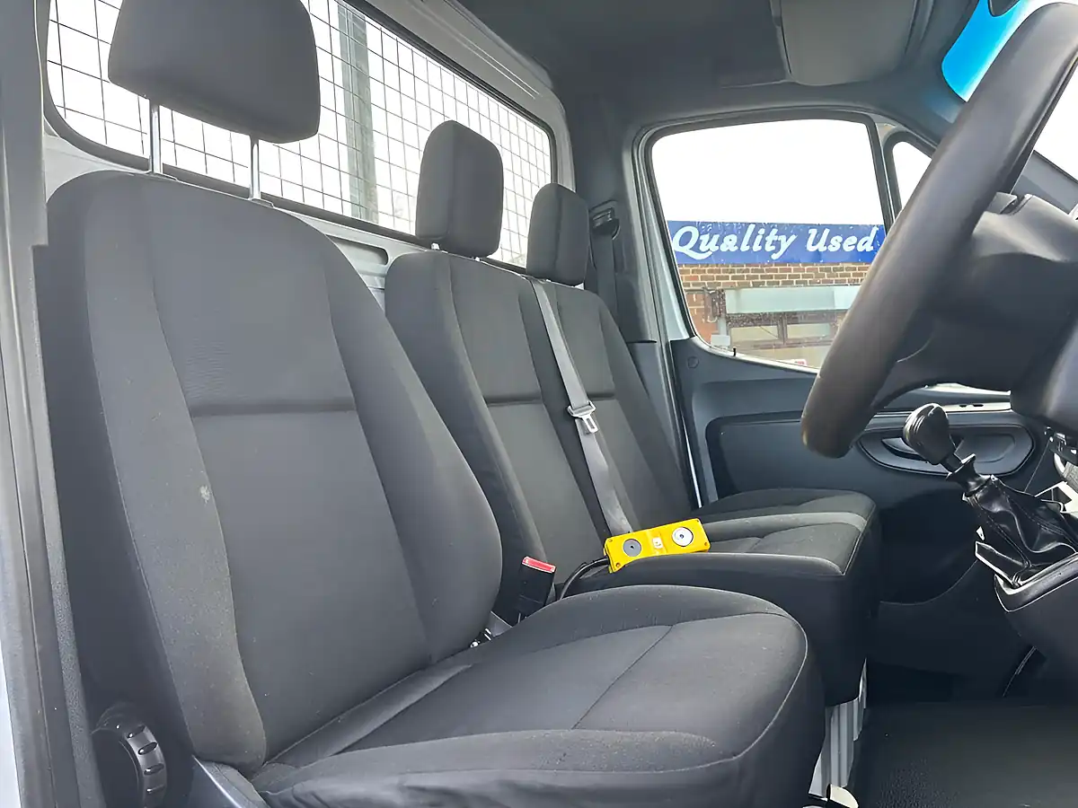 Used 2019 Mercedes-Benz Sprinter Tipper White - Interior and Exterior details 18