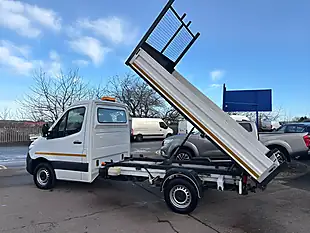Used 2019 Mercedes-Benz Sprinter Tipper White - Interior and Exterior details 2