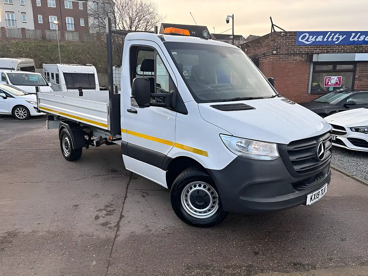 Used 2019 Mercedes-Benz Sprinter Tipper White - Interior and Exterior details 6