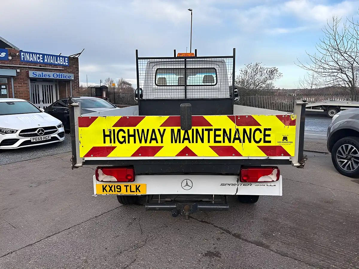 Used 2019 Mercedes-Benz Sprinter Tipper White - Interior and Exterior details 7