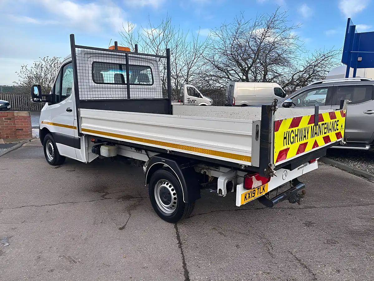 Used 2019 Mercedes-Benz Sprinter Tipper White - Interior and Exterior details 8