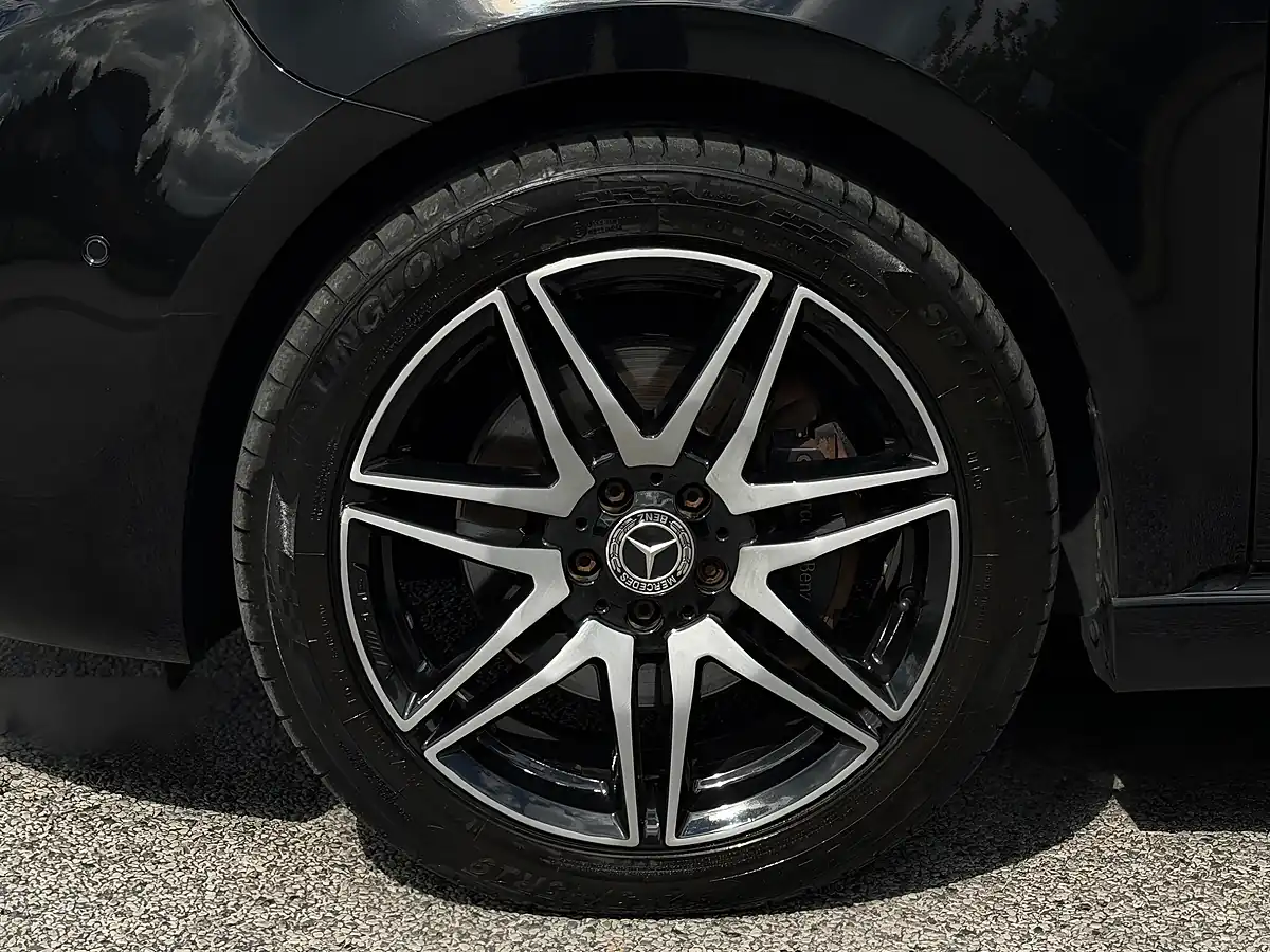 Used 2019 Mercedes-Benz V Class AMG Line Black - Interior and Exterior details 14