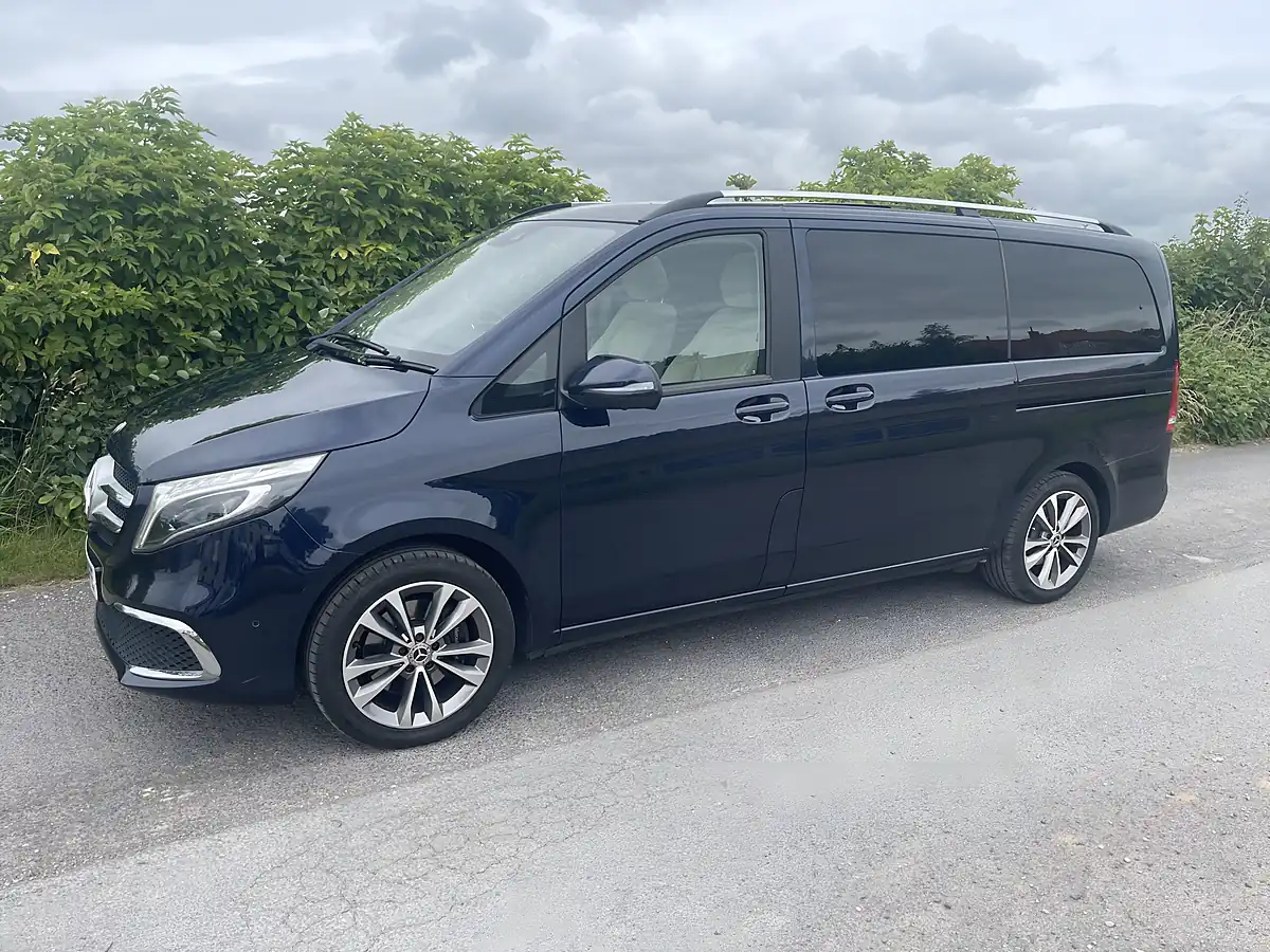 Used 2019 Mercedes-Benz V Class Sport Cavansite Blue Metallic - Interior and Exterior details 4