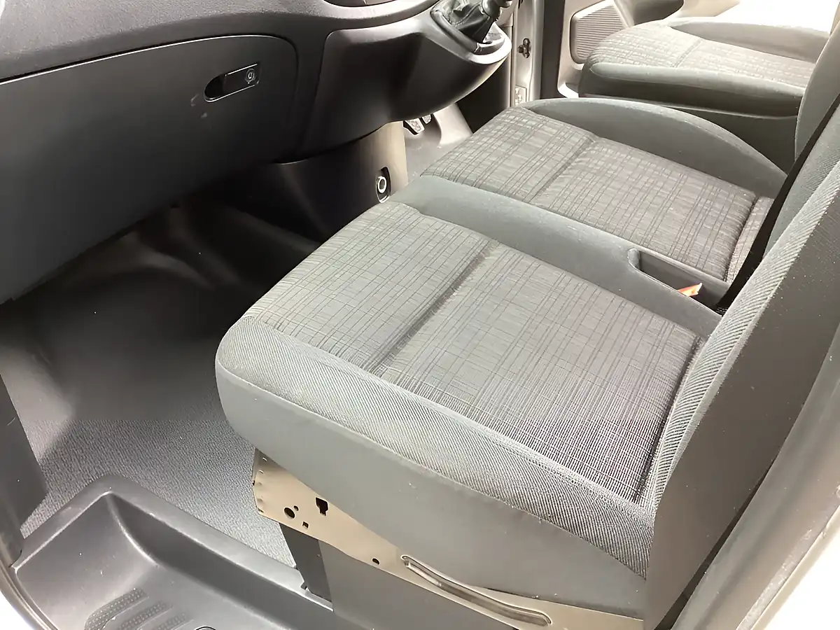 Used 2019 Mercedes-Benz Vito 114 Lwb Silver - Interior and Exterior details 13