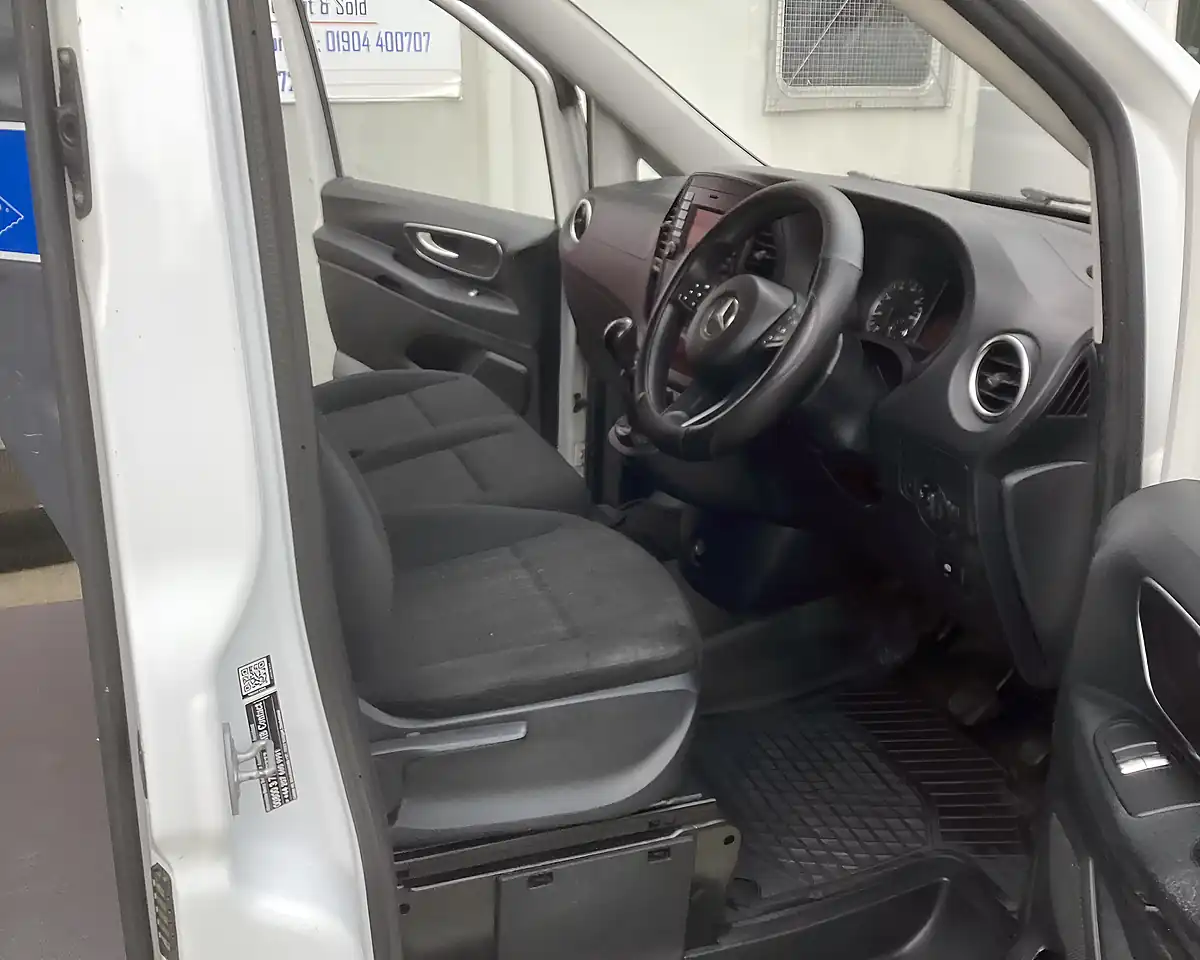 Used 2019 Mercedes-Benz Vito 114 White - Interior and Exterior details 18