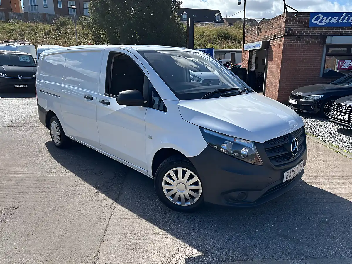 Used 2019 Mercedes-Benz Vito L2 White - Interior and Exterior details 3