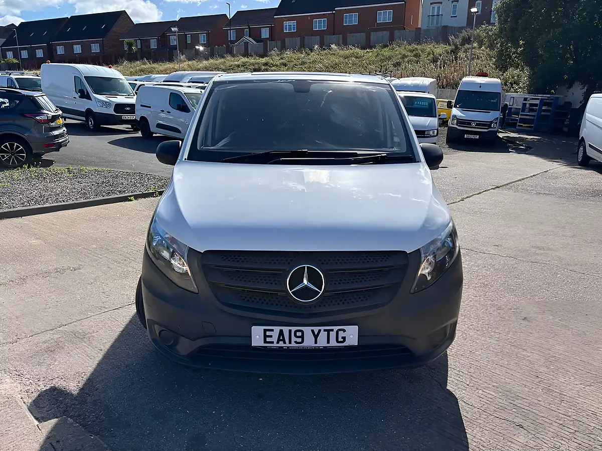 Used 2019 Mercedes-Benz Vito L2 White - Interior and Exterior details 4