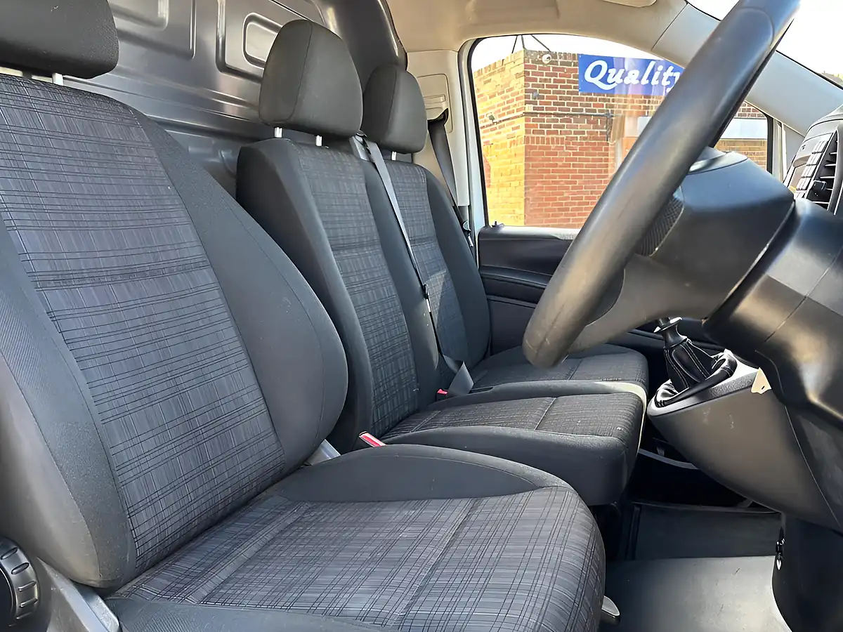 Used 2019 Mercedes-Benz Vito L2 White - Interior and Exterior details 8