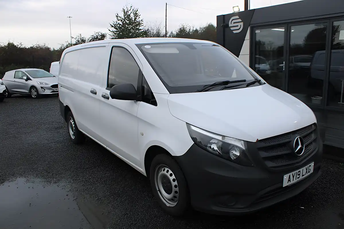 Used 2019 Mercedes-Benz Vito Panel Van L2 White - Front View