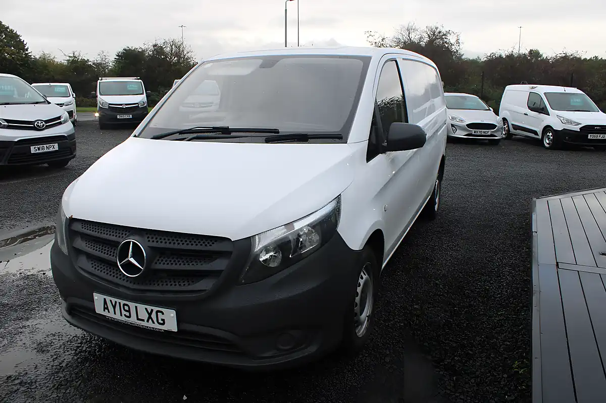 Used 2019 Mercedes-Benz Vito Panel Van L2 White - Interior and Exterior details 11