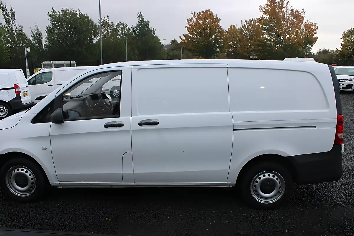 Used 2019 Mercedes-Benz Vito Panel Van L2 White - Interior and Exterior details 9