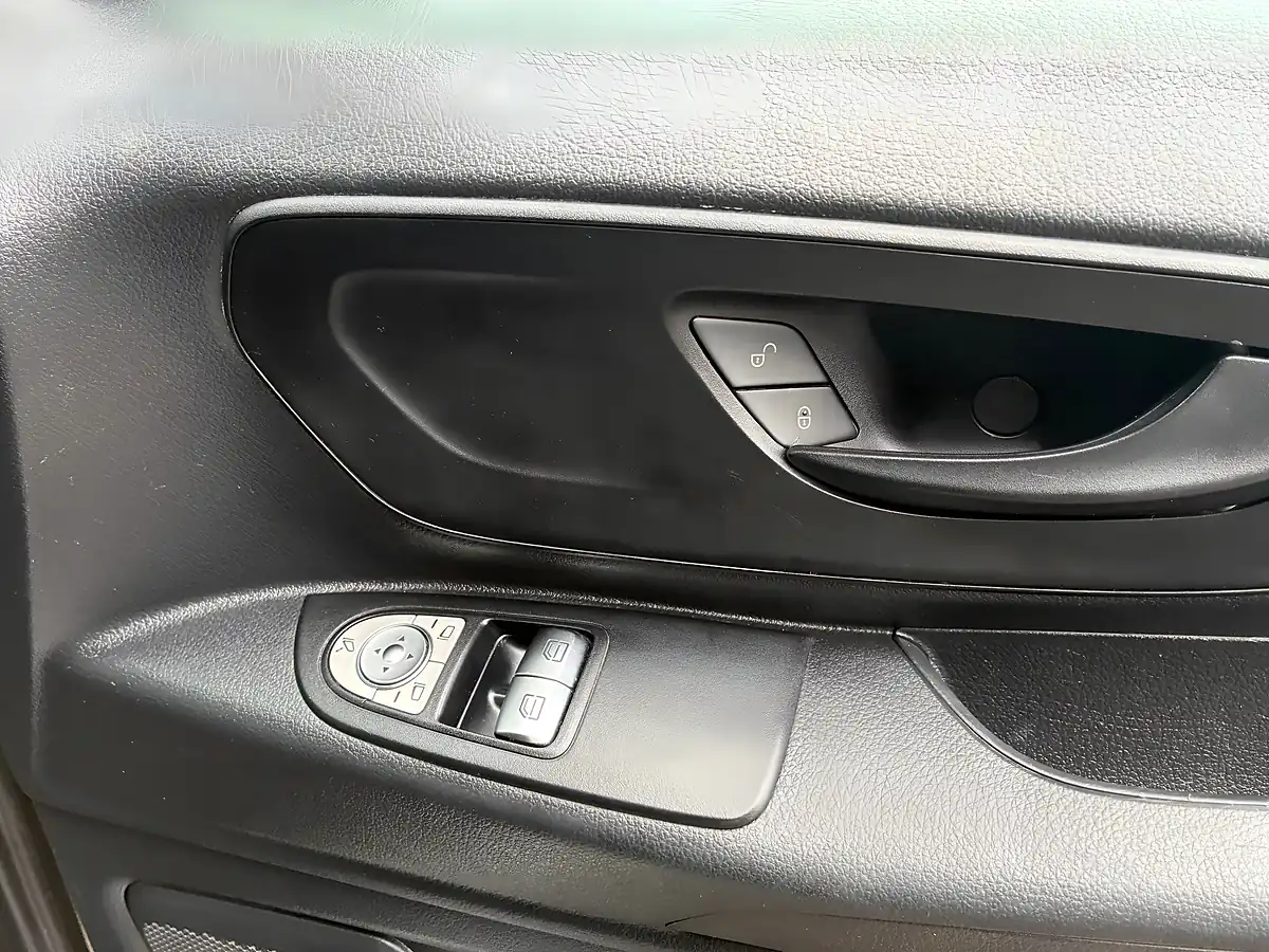 Used 2019 Mercedes-Benz Vito Progressive Silver - Interior and Exterior details 13