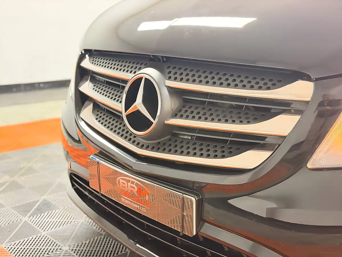 Used 2019 Mercedes-Benz Vito Sport Crew Van Obsidian Black - Interior and Exterior details 20