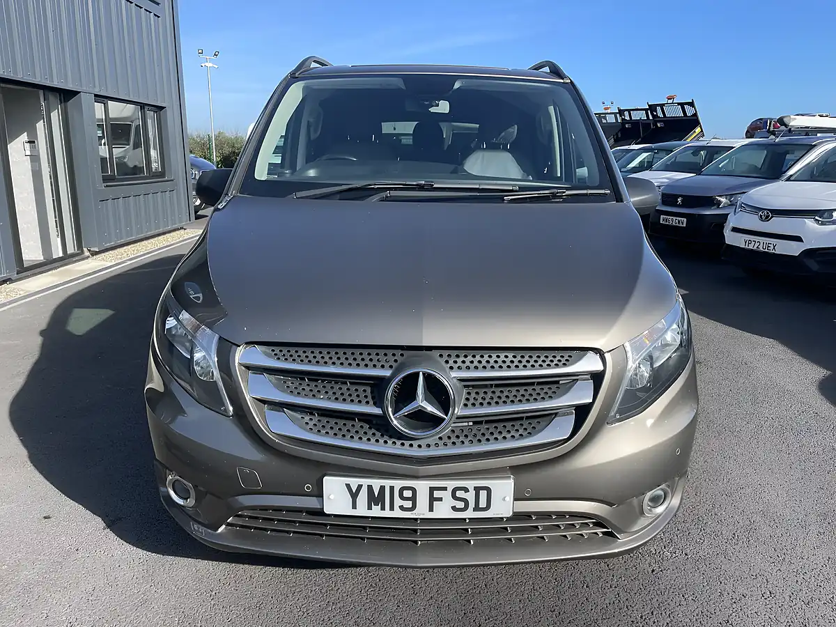 Used 2019 Mercedes-Benz Vito Sport Dualiner 5 SEAT Crew Van Grey - Interior and Exterior details 3