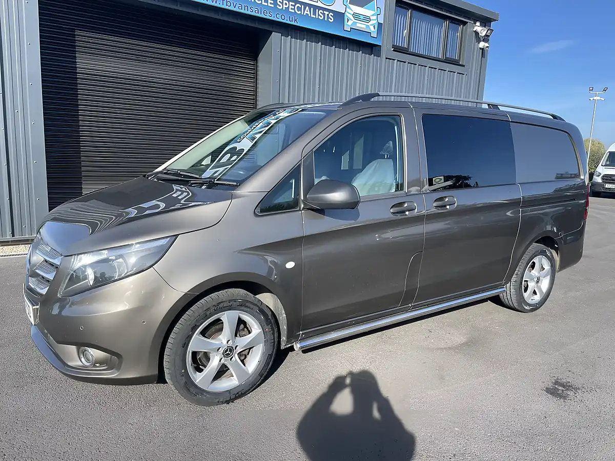Used 2019 Mercedes-Benz Vito Sport Dualiner 5 SEAT Crew Van Grey - Interior and Exterior details 4