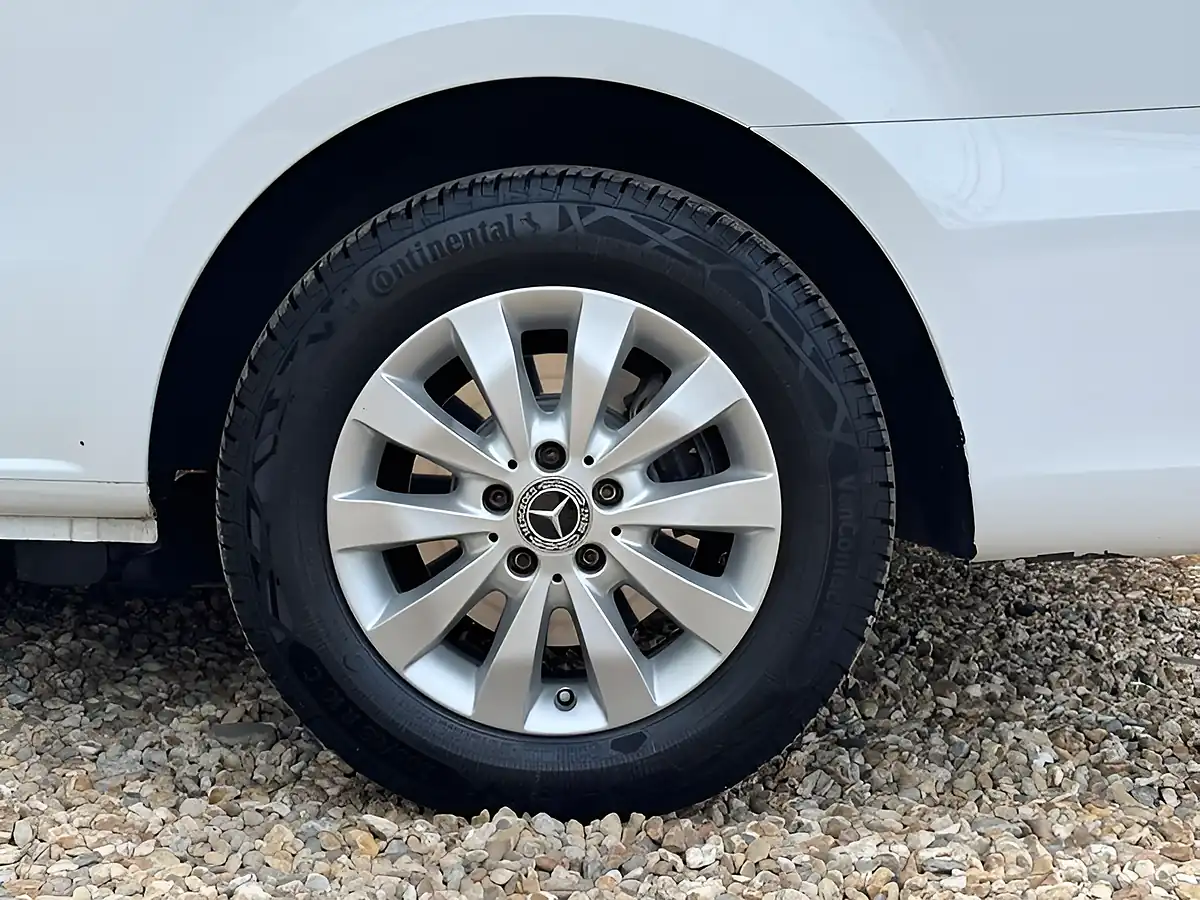 Used 2019 Mercedes-Benz Vito Tourer Select White - Interior and Exterior details 16