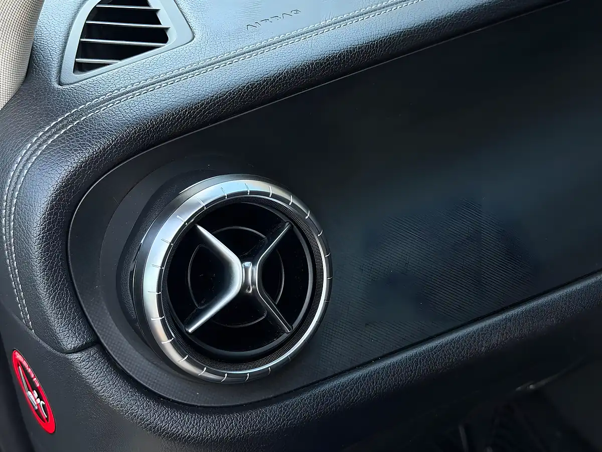 Used 2019 Mercedes-Benz X Class Power White - Interior and Exterior details 12