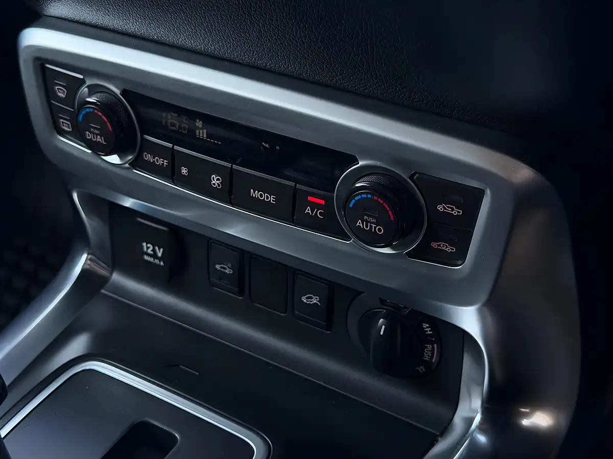 Used 2019 Mercedes-Benz X Class Power White - Interior and Exterior details 13