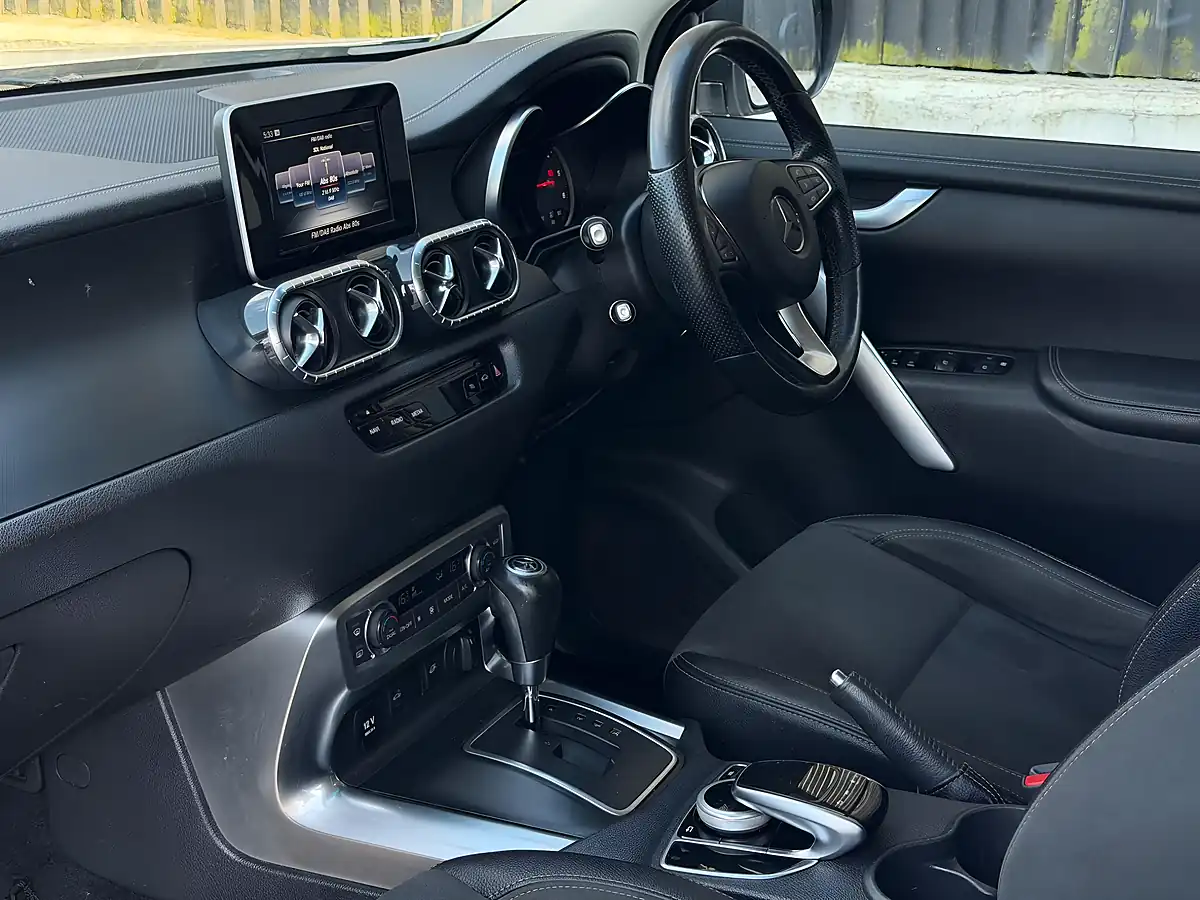 Used 2019 Mercedes-Benz X Class Power White - Interior and Exterior details 15
