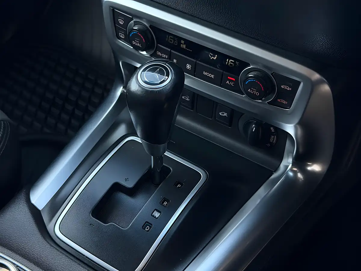 Used 2019 Mercedes-Benz X Class Power White - Interior and Exterior details 16