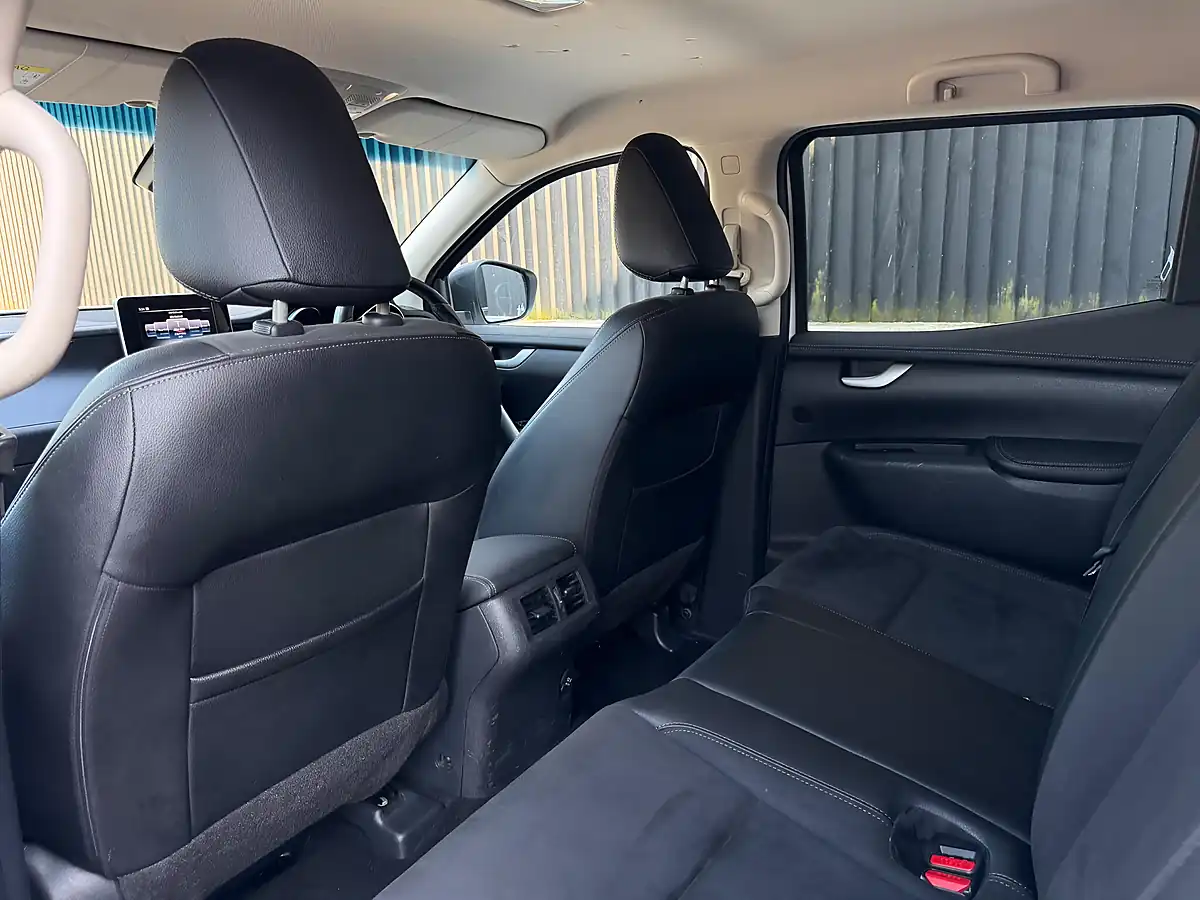 Used 2019 Mercedes-Benz X Class Power White - Interior and Exterior details 18