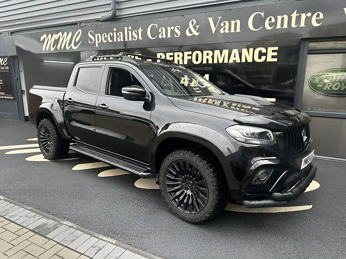 Used 2019 Mercedes-Benz X Class Progressive Kabara Black - Front View