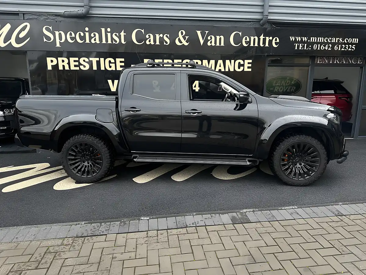 Used 2019 Mercedes-Benz X Class Progressive Kabara Black - Interior and Exterior details 5