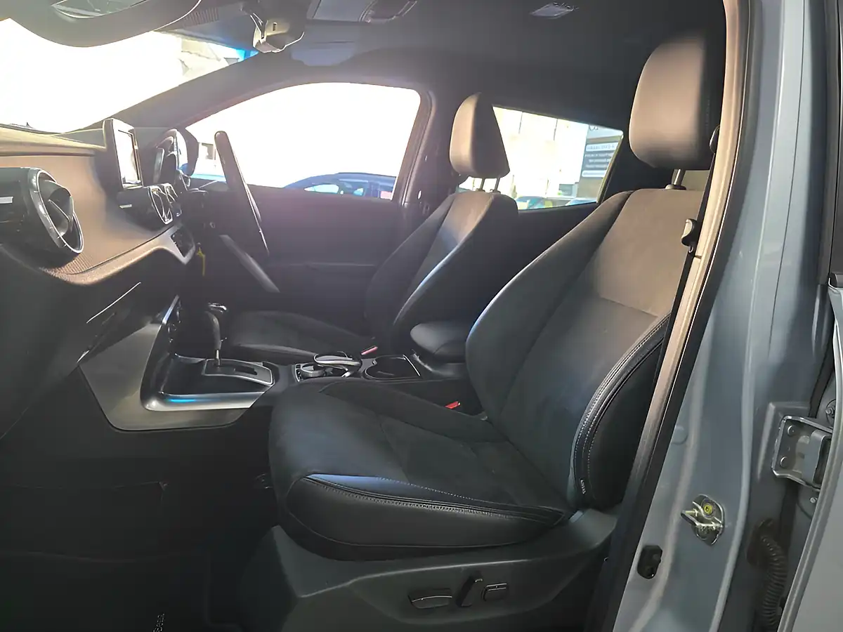 Used 2019 Mercedes-Benz X Class Progressive Silver - Interior and Exterior details 11