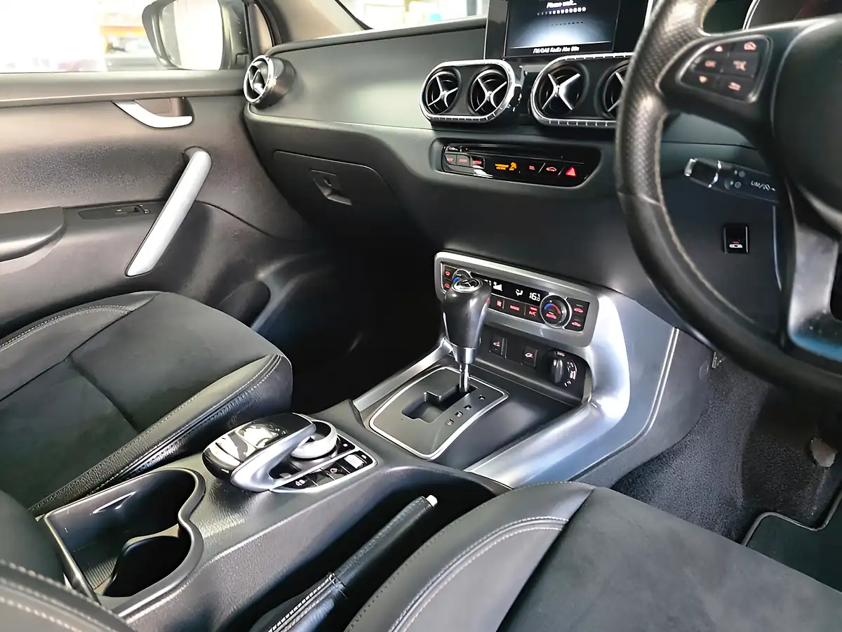 Used 2019 Mercedes-Benz X Class Progressive Silver - Interior and Exterior details 14